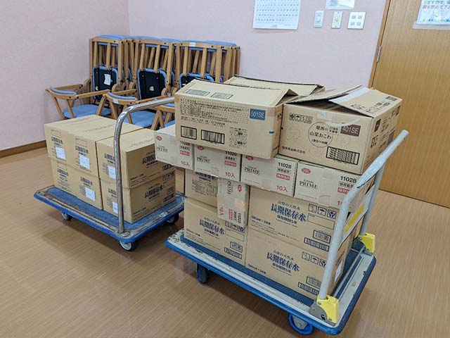 災害備蓄食料品を寄贈しました